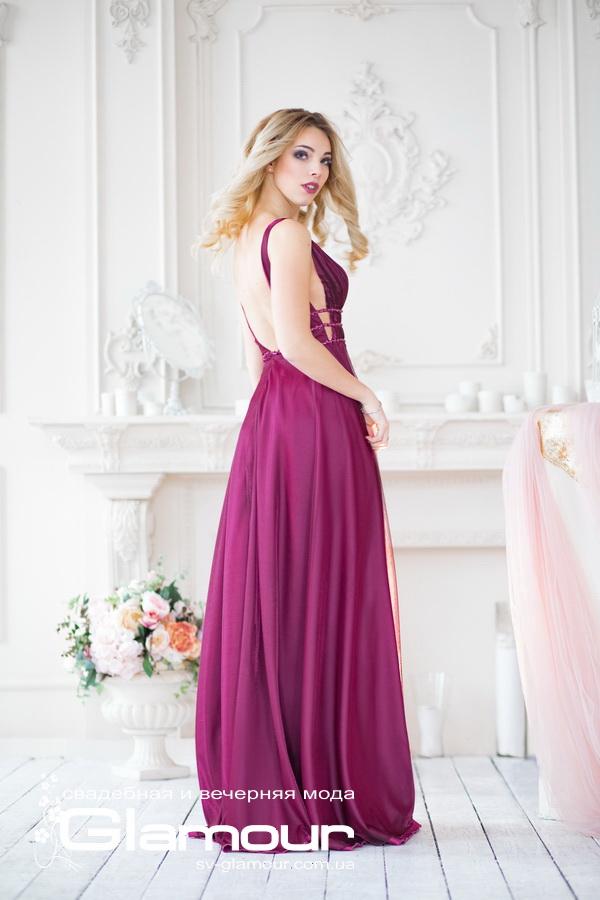 длинное вечернее платье Plum Illusion сливового цвета с V-образным вырезом и открытой спиной